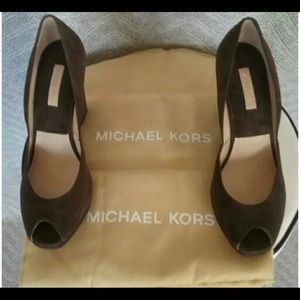 Michael Kors NWOT. REPOSH please read description